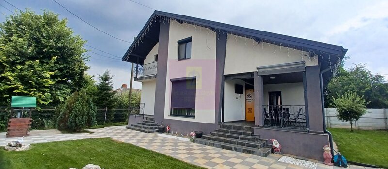 Sabareni, casa P+1E, 137 mp utili, terasa, CT, pivnita, garaj, asfalt